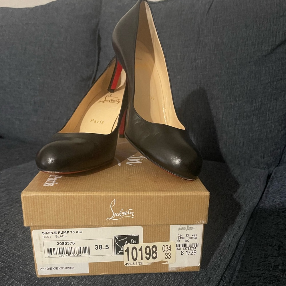 Christian Louboutin - Picture 2 of 7